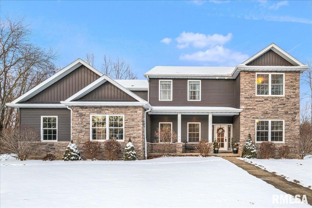 138 CAMELIN Drive, Washington, IL 61571