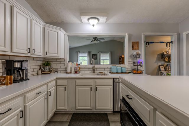 25 Dawn, Morehead, KY 40351