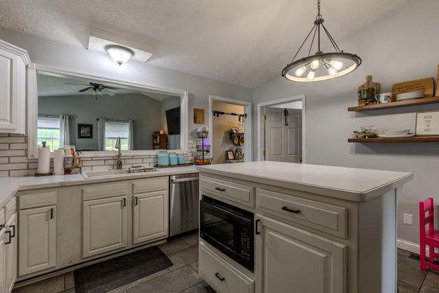 25 Dawn, Morehead, KY 40351