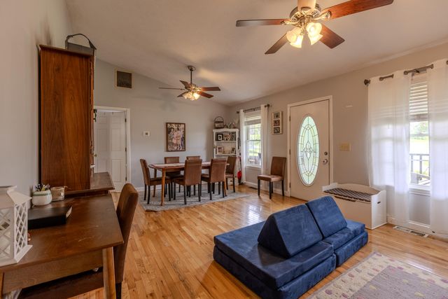25 Dawn, Morehead, KY 40351