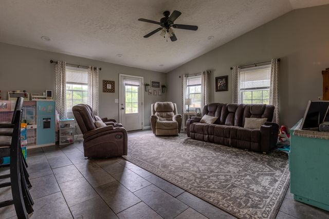 25 Dawn, Morehead, KY 40351