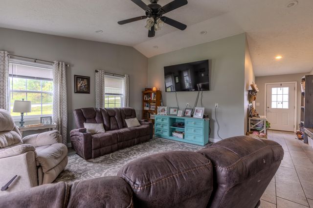 25 Dawn, Morehead, KY 40351