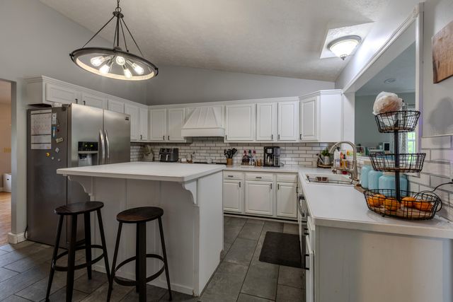 25 Dawn, Morehead, KY 40351