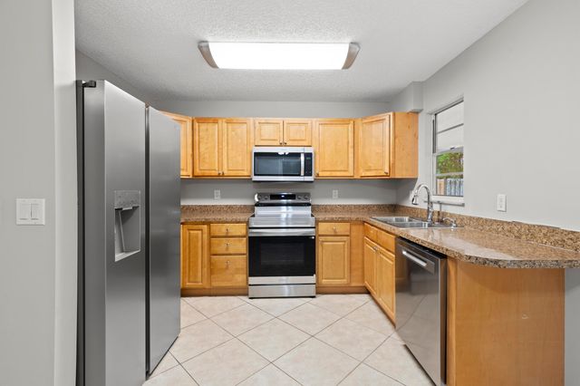 762 NE Lanfair Street, Port St. Lucie, Port St Lucie, FL 34983