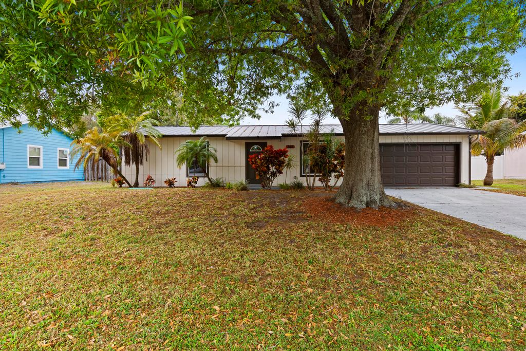 762 NE Lanfair Street, Port St. Lucie, Port St Lucie, FL 34983