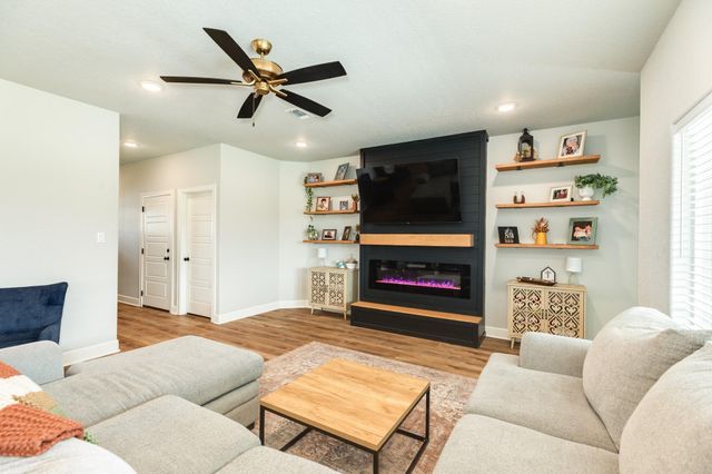 628 Greystone Lane, Angleton, TX 77515