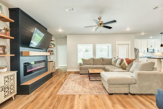 628 Greystone Lane, Angleton, TX 77515