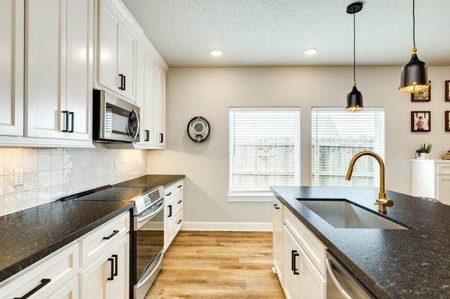 628 Greystone Lane, Angleton, TX 77515