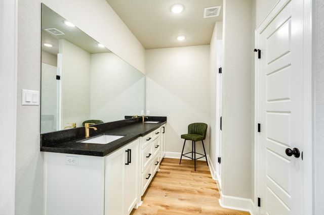 628 Greystone Lane, Angleton, TX 77515