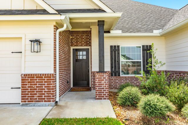 628 Greystone Lane, Angleton, TX 77515