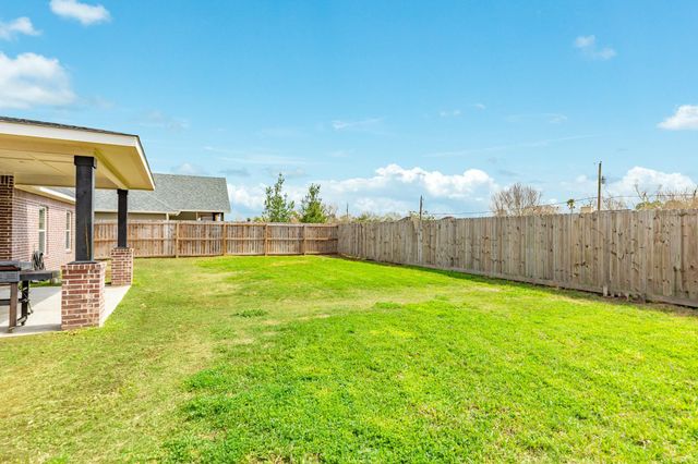 628 Greystone Lane, Angleton, TX 77515