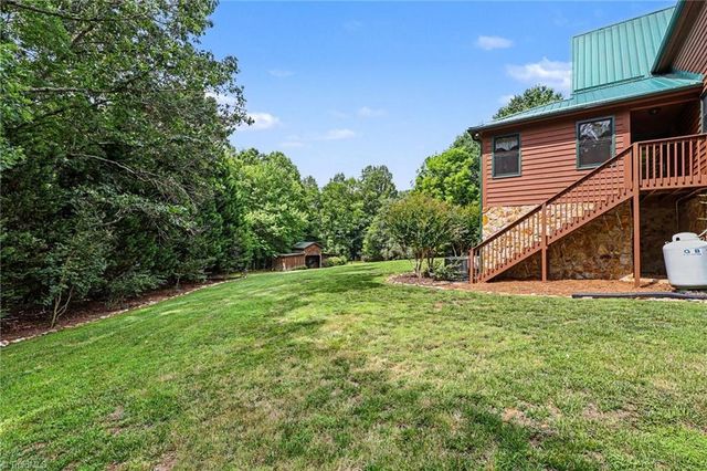 181 Mountaineer Lane, Pinnacle, NC 27043