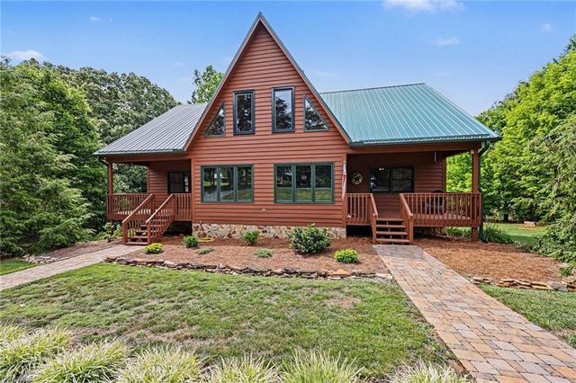 181 Mountaineer Lane, Pinnacle, NC 27043