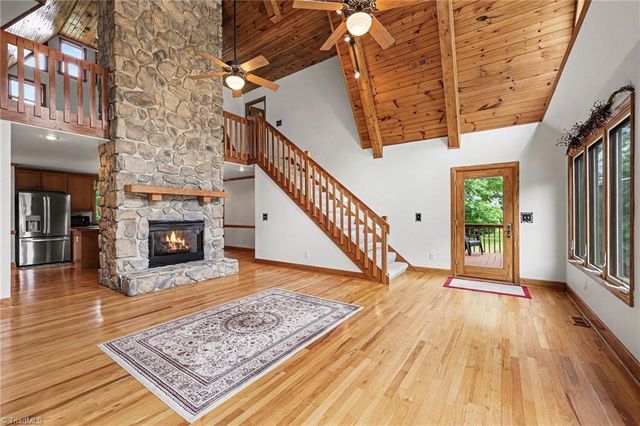 181 Mountaineer Lane, Pinnacle, NC 27043