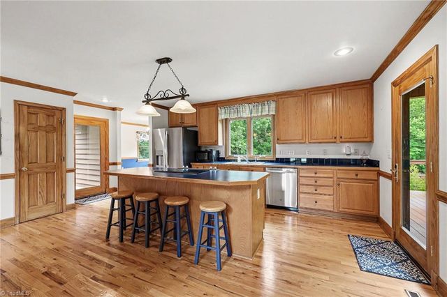 181 Mountaineer Lane, Pinnacle, NC 27043