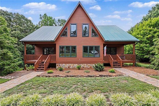 181 Mountaineer Lane, Pinnacle, NC 27043
