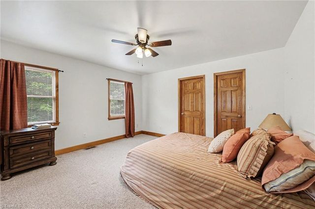 181 Mountaineer Lane, Pinnacle, NC 27043