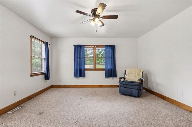 181 Mountaineer Lane, Pinnacle, NC 27043