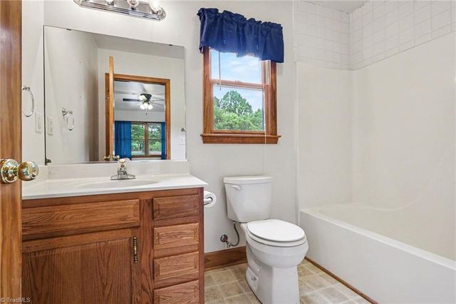 181 Mountaineer Lane, Pinnacle, NC 27043
