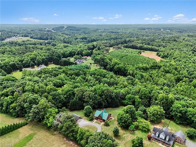 181 Mountaineer Lane, Pinnacle, NC 27043