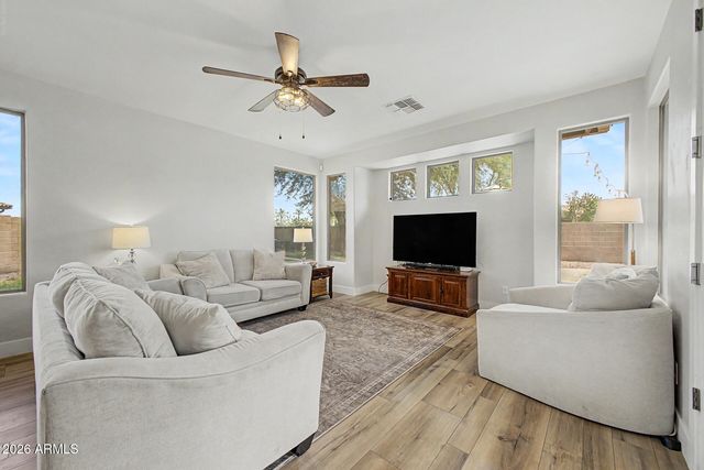 3911 E JAGUAR Avenue, Gilbert, AZ 85298