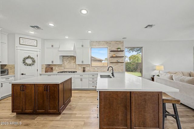 3911 E JAGUAR Avenue, Gilbert, AZ 85298