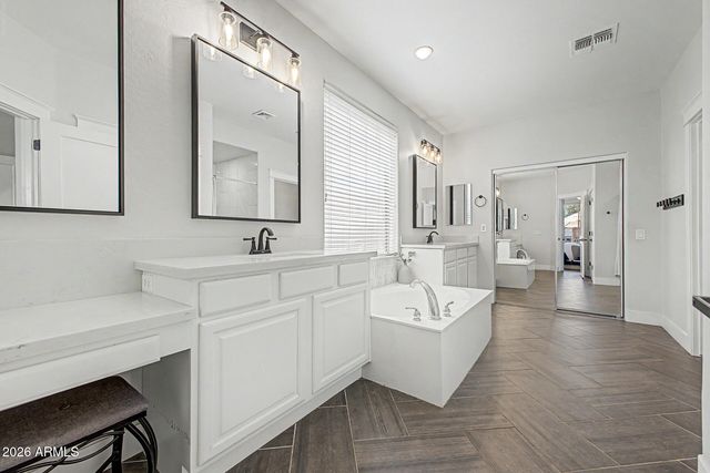 3911 E JAGUAR Avenue, Gilbert, AZ 85298