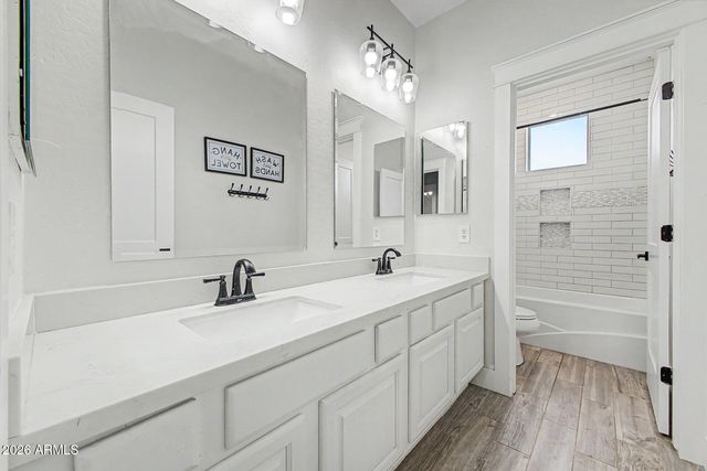 3911 E JAGUAR Avenue, Gilbert, AZ 85298