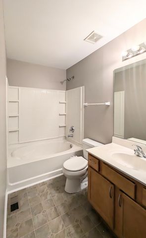 14527 Patriot Square Drive E, Plainfield, IL 60544