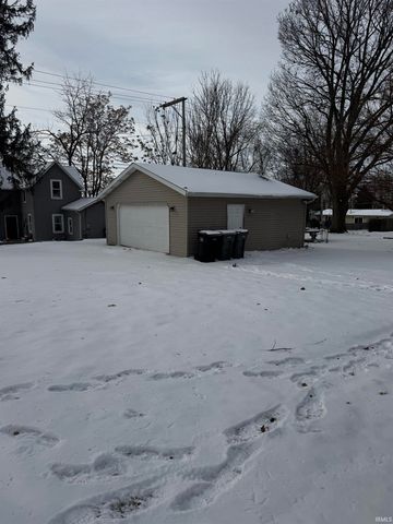 901 N Huntington Street, Syracuse, IN 46567