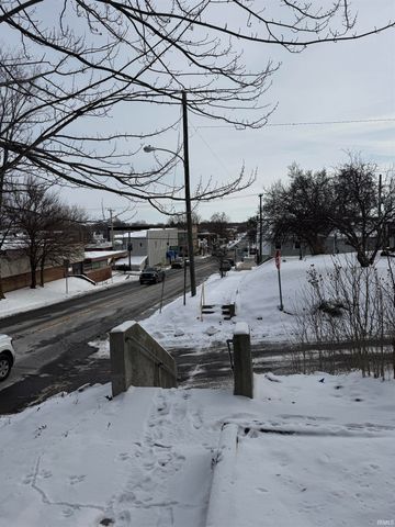 901 N Huntington Street, Syracuse, IN 46567