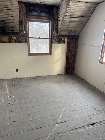 901 N Huntington Street, Syracuse, IN 46567