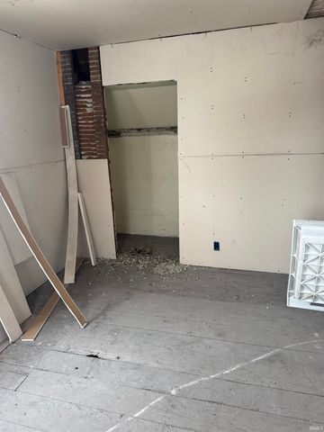 901 N Huntington Street, Syracuse, IN 46567