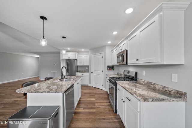 359 Dayton Ave, Crossville, TN 38555