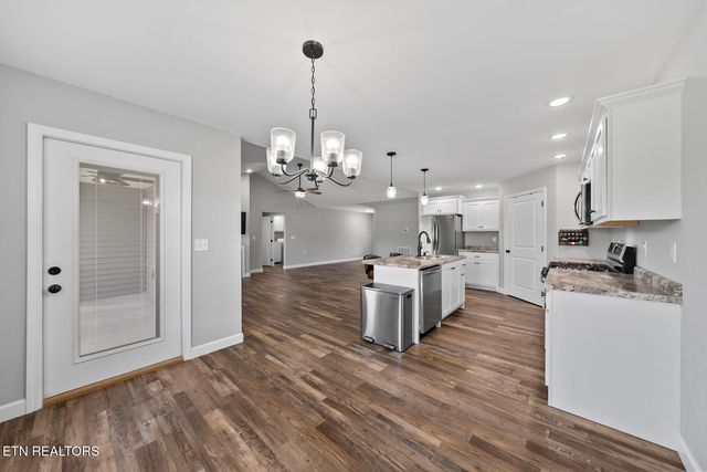 359 Dayton Ave, Crossville, TN 38555