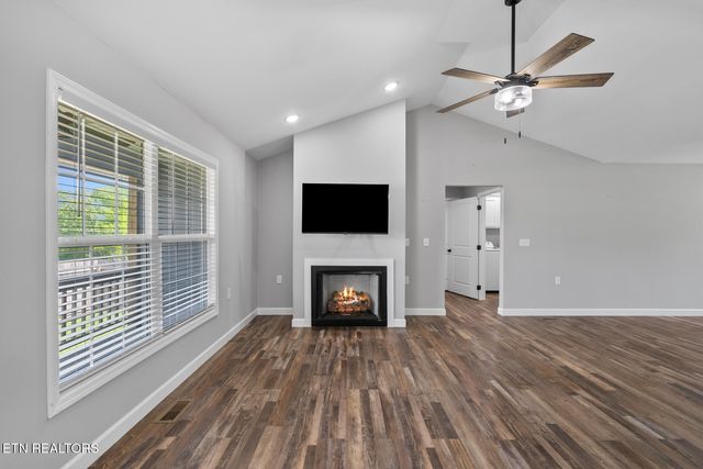 359 Dayton Ave, Crossville, TN 38555