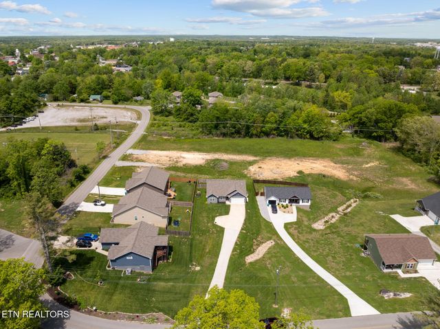 359 Dayton Ave, Crossville, TN 38555