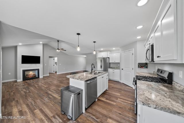 359 Dayton Ave, Crossville, TN 38555