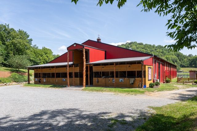 517 Collier Ln, Gallatin, TN 37066