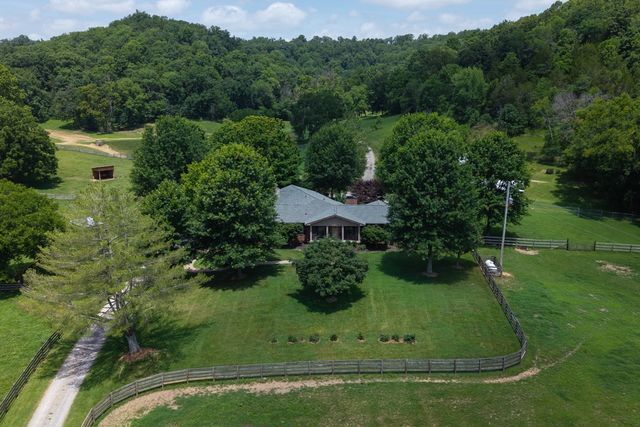 517 Collier Ln, Gallatin, TN 37066