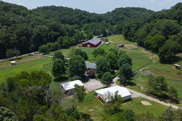 517 Collier Ln, Gallatin, TN 37066