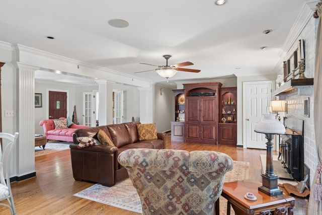 517 Collier Ln, Gallatin, TN 37066