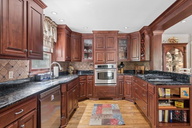 517 Collier Ln, Gallatin, TN 37066