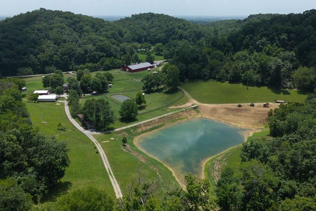 517 Collier Ln, Gallatin, TN 37066
