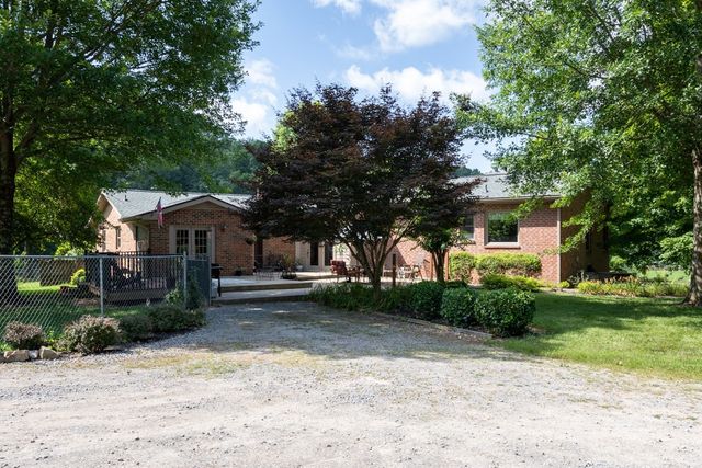 517 Collier Ln, Gallatin, TN 37066