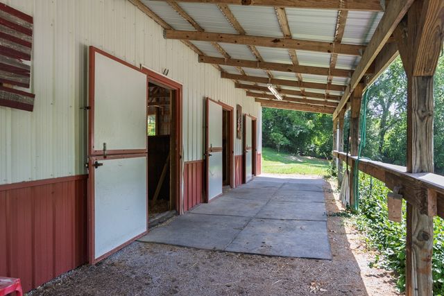 517 Collier Ln, Gallatin, TN 37066