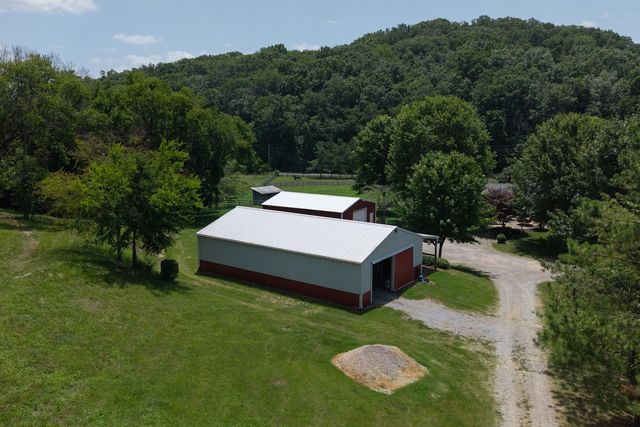 517 Collier Ln, Gallatin, TN 37066