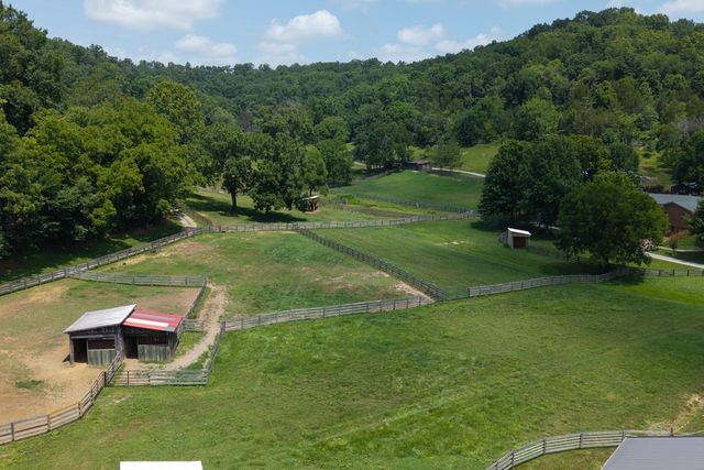 517 Collier Ln, Gallatin, TN 37066