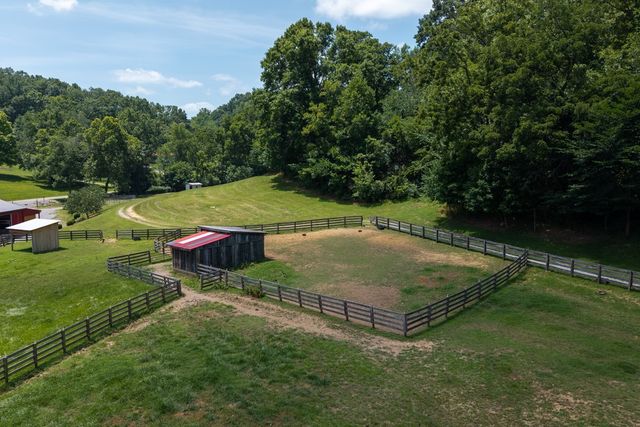 517 Collier Ln, Gallatin, TN 37066