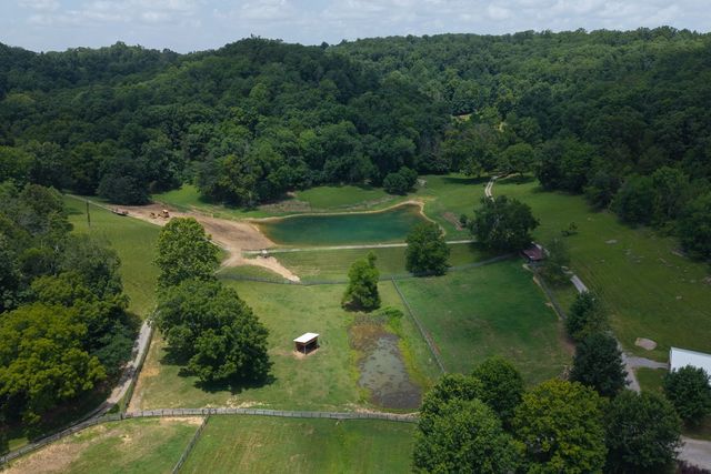 517 Collier Ln, Gallatin, TN 37066